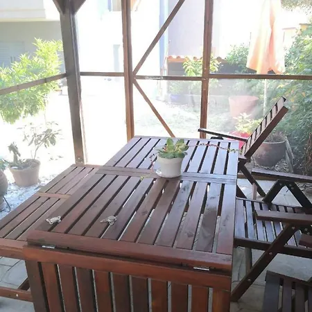 Menta Apartman Nea Iraklitsa